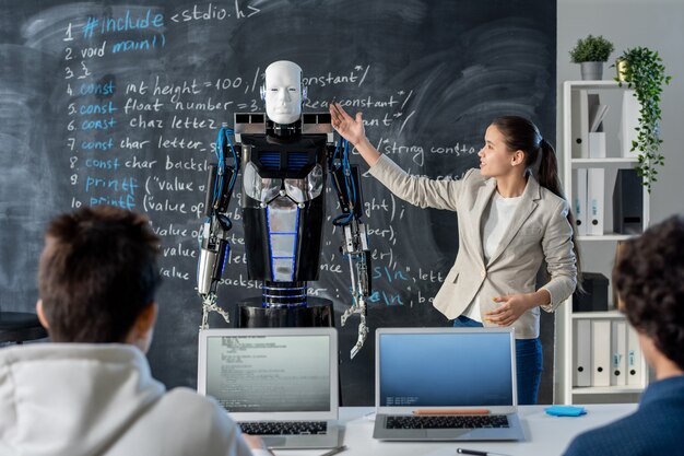 AI in improving educational platforms